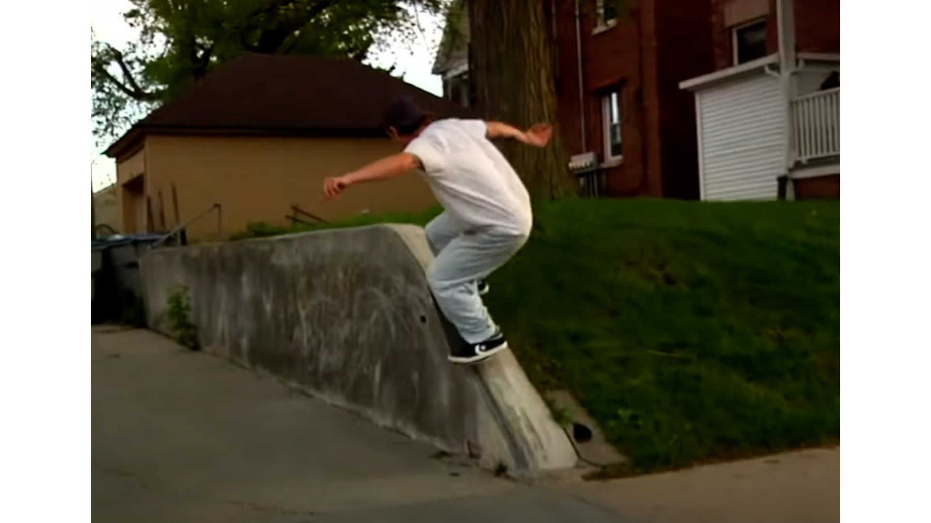 Kick Rocks Por Jeremy Przybyla | Milwaukee – Trabajando Skate Apparel