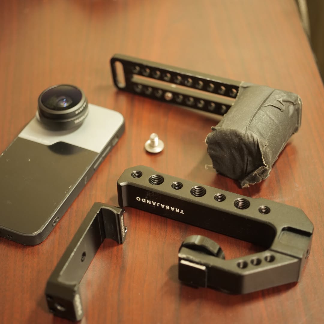 Metal Phone Clip with Cold Shoe Mount - Trabajando Skate Apparel
